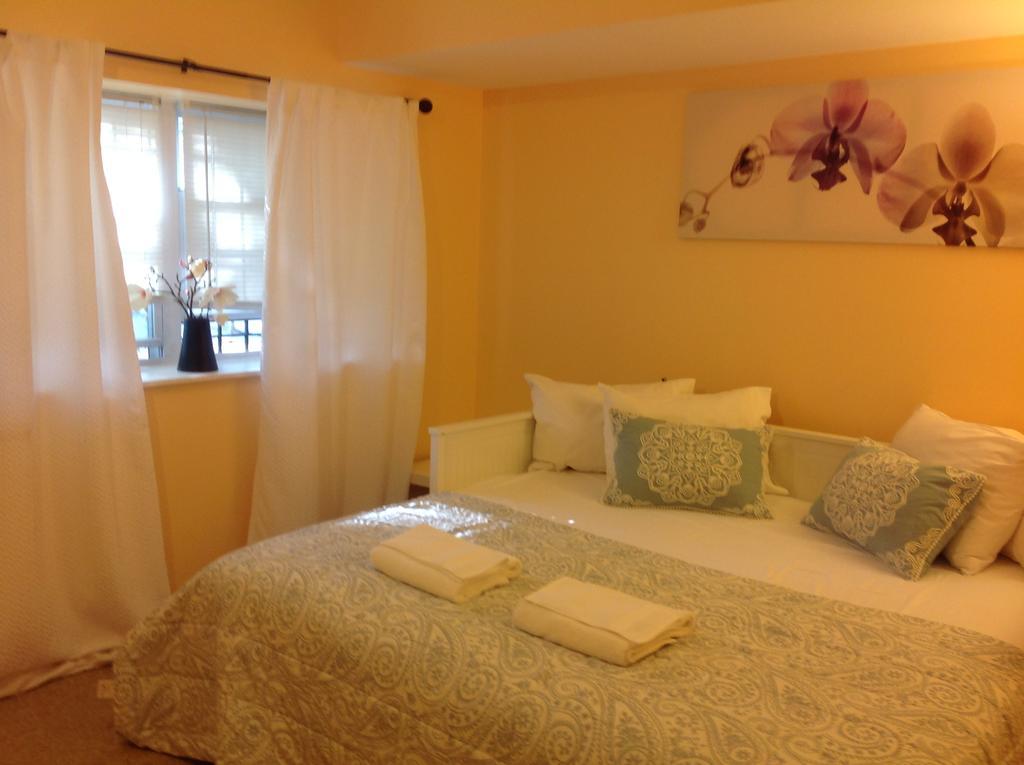 Mojoy Homesuites At Runyon Newark Exterior foto